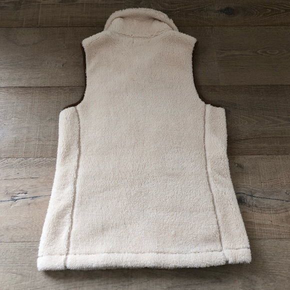 Chaps Sherpa Vest - Picture 3 of 9